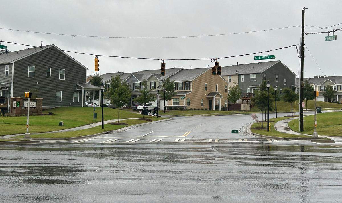 Street lights were out in the 6800 block of South Tryon Street in Charlotte on Friday morning, Sept. 27, 2024, as Helene moved north of Charlotte.