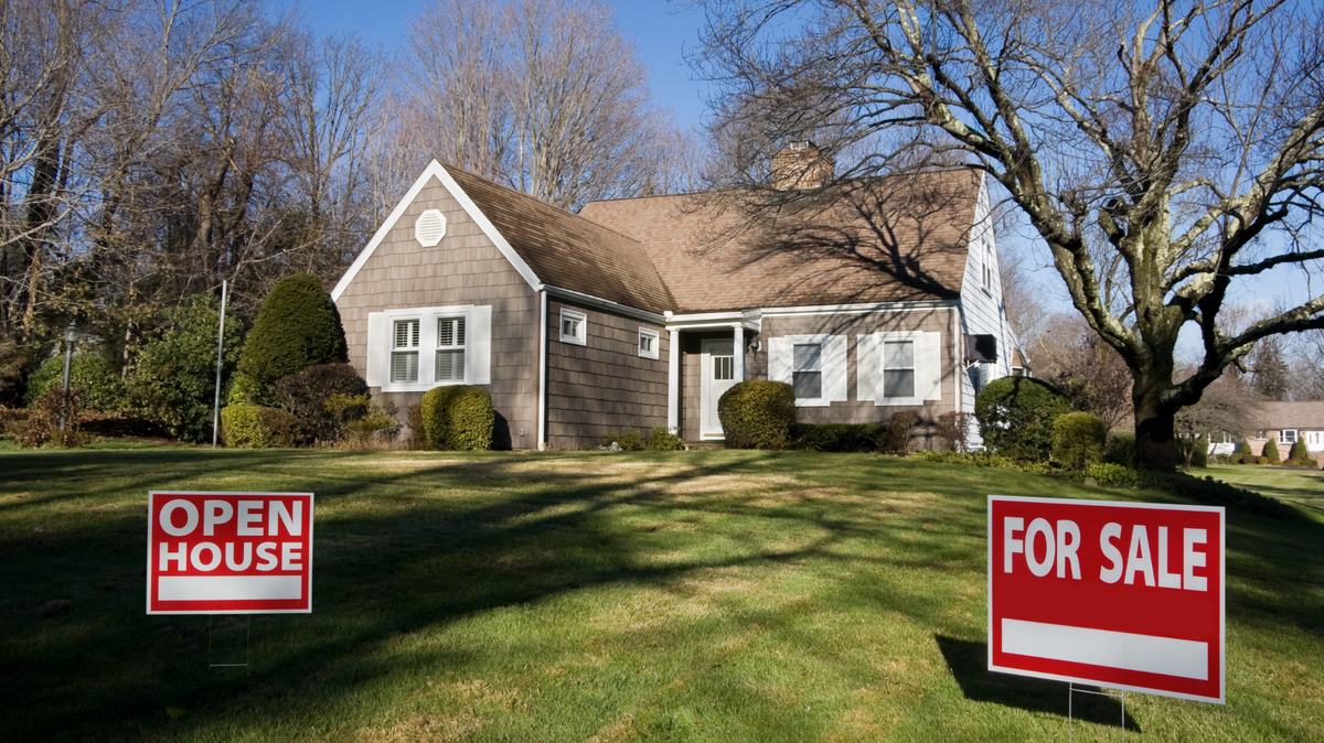A Charlotte woman found herself at the center of an ongoing Airbnb scheme after purchasing her first home. NC disclosure laws say the previous homeowner had no legal obligation to mention it.