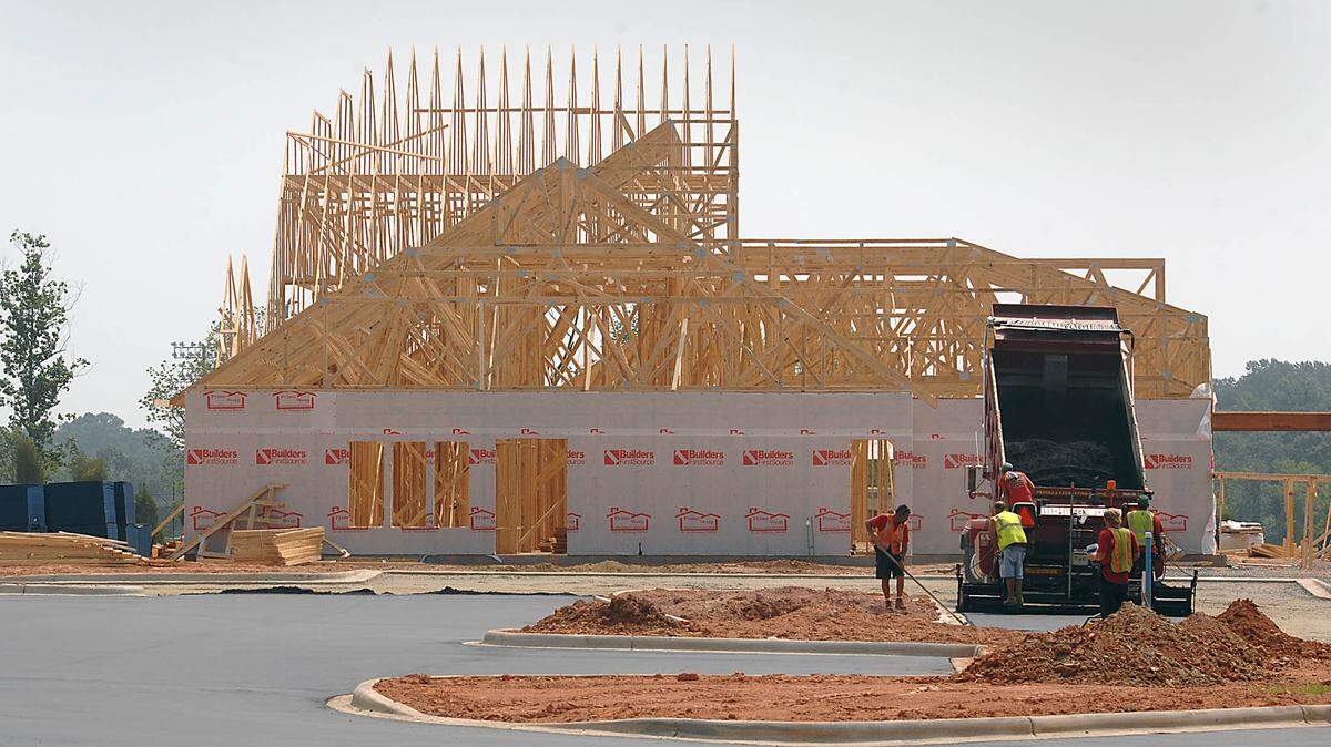 An explosion heard in Cornelius is being blamed on construction in in the Bailey’s Glen. File photo. TODD SUMLIN, Charlotte Observer