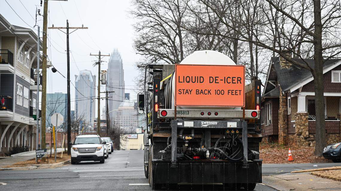 Charlotte area school districts announce cancellations before winter storm