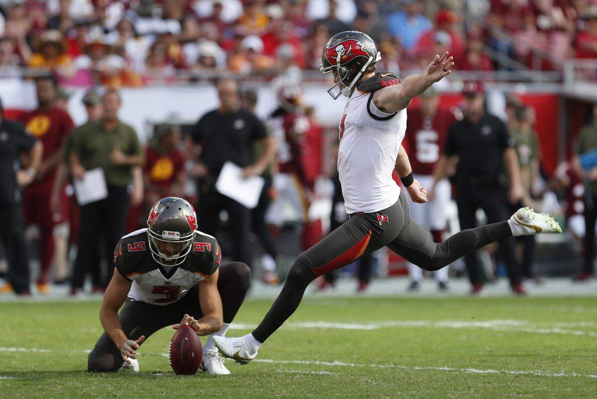 Tampa Bay Buccaneers kicker Chandler Catanzaro (7) misses a field goal against the Washington Redskins during the second half of an NFL football game Sunday, Nov. 11, 2018, in Tampa, Fla. (AP Photo/Mark LoMoglio)