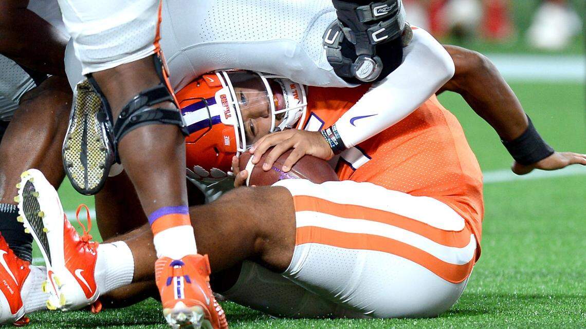 Clemson is vulnerable. Georgia exposed the Tigers and QB Uiagalelei, who looked awful