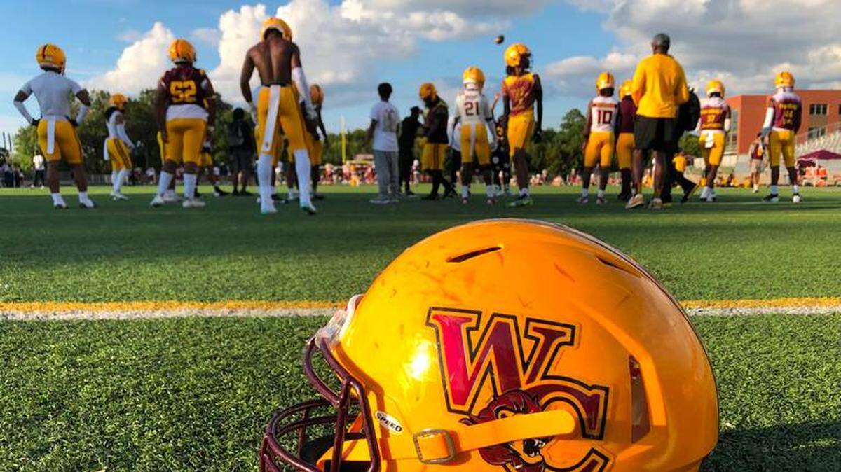 The West Charlotte Lions are hosting the Mallard Creek Mavericks in prep football action on Friday, September 21, 2024. Jeff Siner/The Charlotte Observer