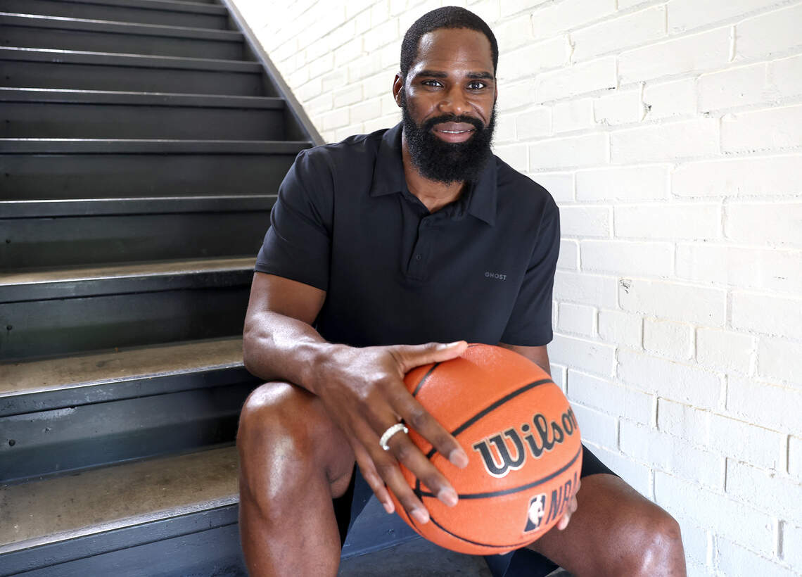 Antawn Jamison picks his all-time UNC basketball starting five. Do you agree?