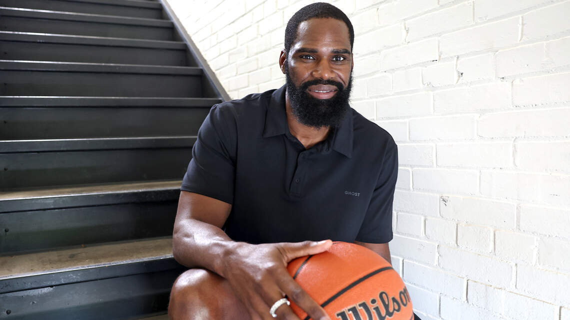 Antawn Jamison picks his all-time UNC basketball starting five. Do you agree?