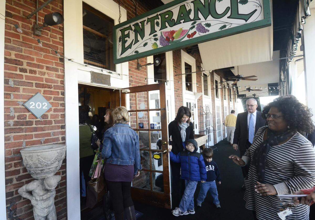Patrons at the Pewter Rose during the 11:30AM Sunday brunch. Pewter Rose restaurant, located at 1820 South Blvd, held its last Sunday brunch on Sunday, Jan. 20, 2013. The restaurant owners decided to close the restaurant after 25 years.