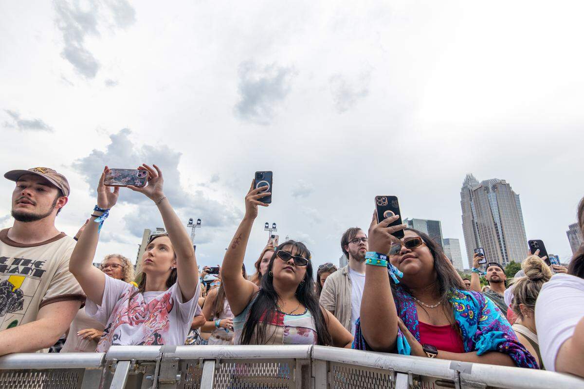 Fans at Lovin’ Life Music Fest 2025.