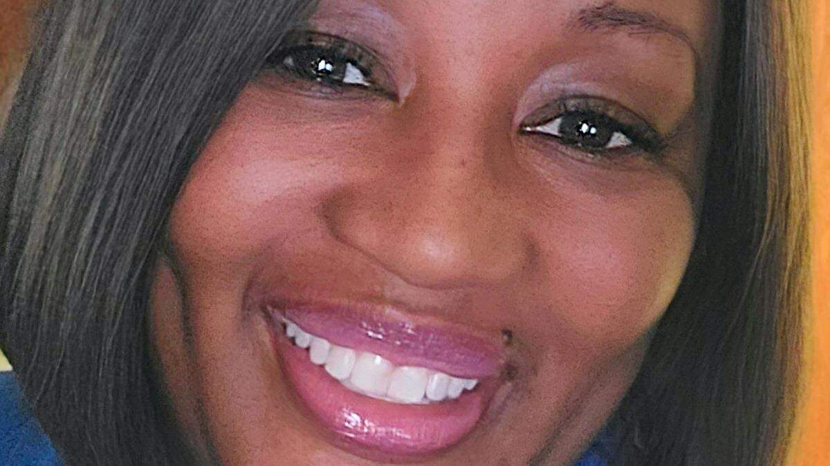 Aujiena Gina Hicks is a Democrat running for Mecklenburg County Sheriff in 2022.