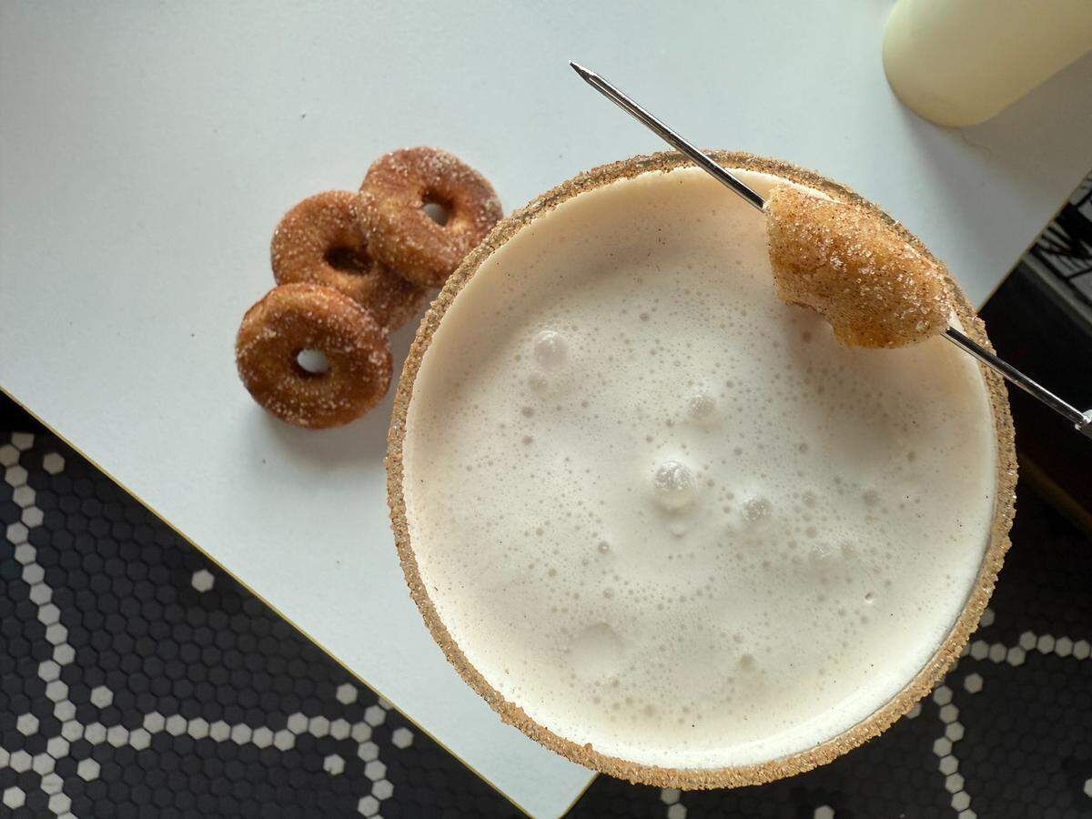 Billy Sunday’s Don’t Forget About Me mocktail has Zero proof vodka, apple cider syrup, apple cider and heavy cream.