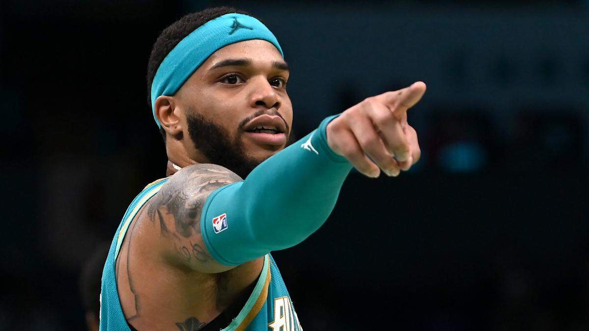 Charlotte Hornets forward Miles Bridges directs a teammate during action against the Los Angeles Lakers at Spectrum Center in Charlotte, NC on Monday, February 5, 2024. The Lakers defeated the Hornets 124-118.