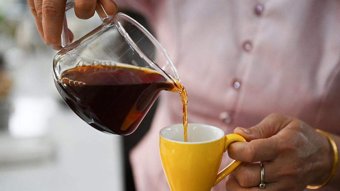 Inside the 2 PM Afternoon Slump: Why Protein, Fiber and a 5-Minute Walk Beat Your Third Coffee