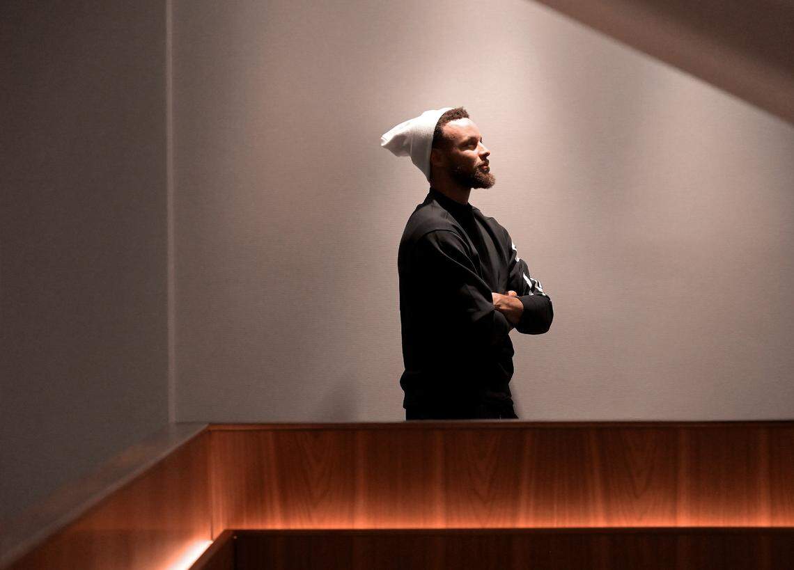 Steph Curry is one of the 34 people who has participated in the “Sports Legends of the Carolinas” project.