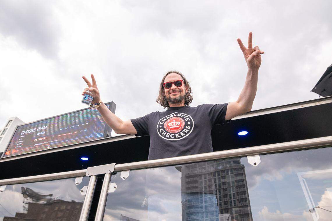Keyboardist and stadium organist Jason Atkins, a.k.a. Greazy Keys at Lovin’ Life Music Fest.