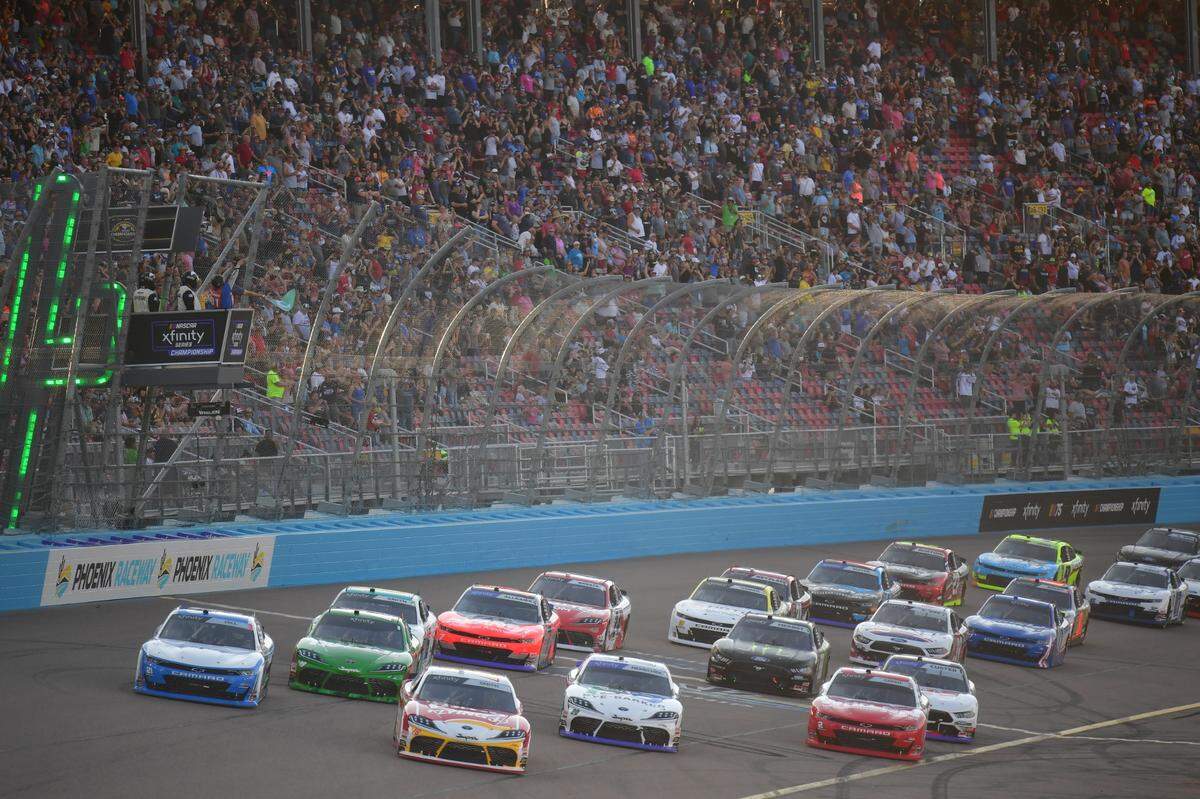 Nov 4, 2023; Avondale, Arizona, USA; NASCAR Xfinity Series driver Sammy Smith (18) leads the start for the Xfinity Series Championship race at Phoenix Raceway.