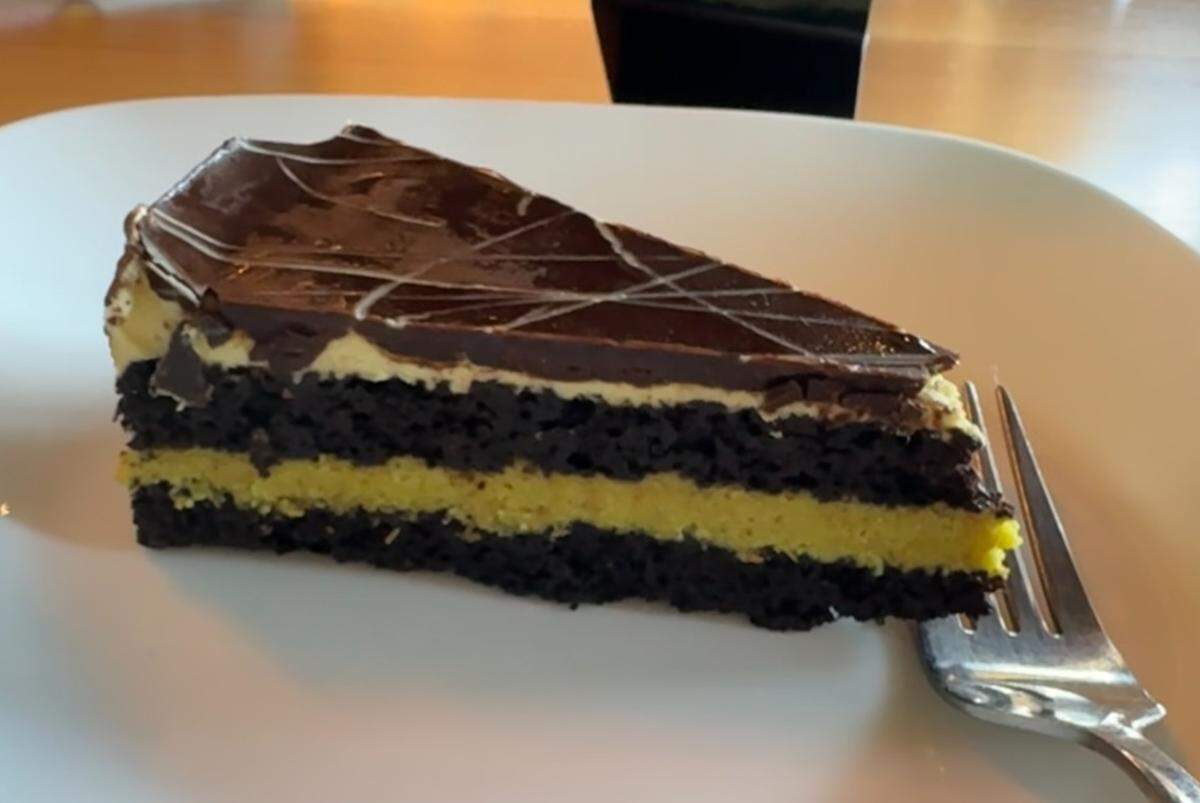 Pistachio kutaifi chocolate cake at Vavela.