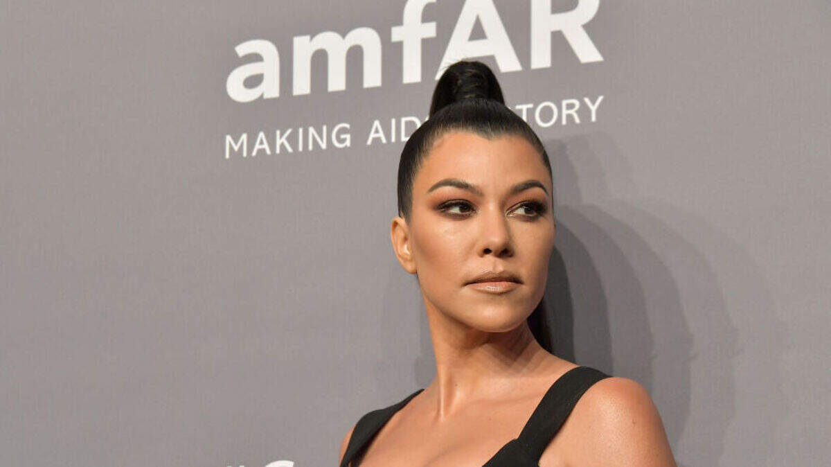 You don’t need Kourtney Kardashian’s morning ritual. Harvard says half a tablespoon of quality olive oil a day is enough to make a real difference.