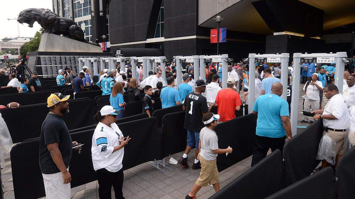 UNC vs. USC in Charlotte: Here’s what you can bring to Bank of America Stadium