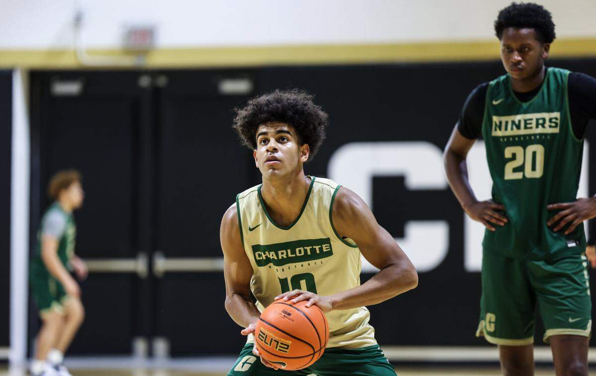 Charlotte 49ers Nik Graves looks to shoot during practice at the Halton Arena at in Charlotte, N.C., on Wednesday, November 2, 2022.