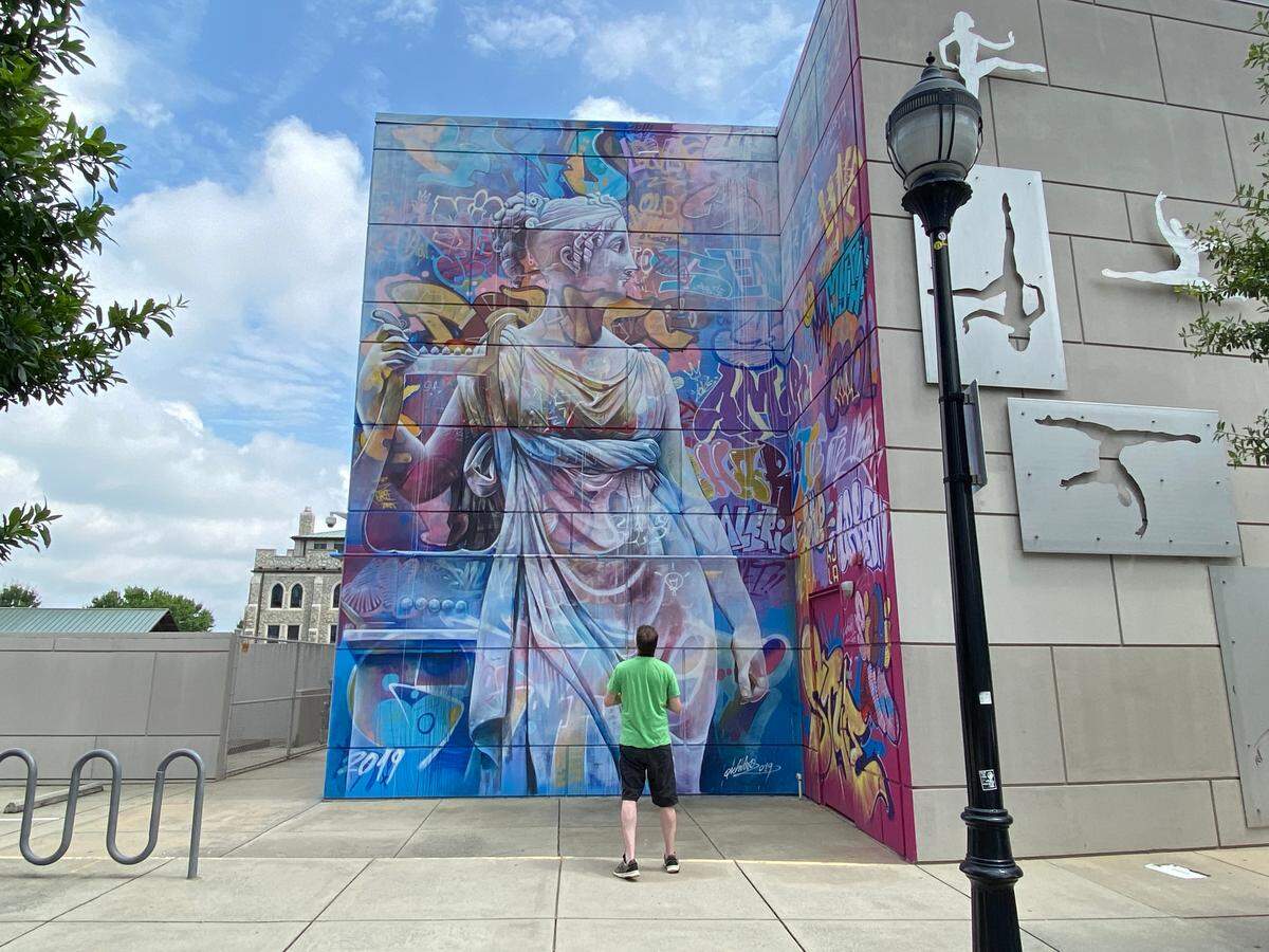 “Delight in Dancing” at 701 N. Tryon Street by Pichiavo, 2019.