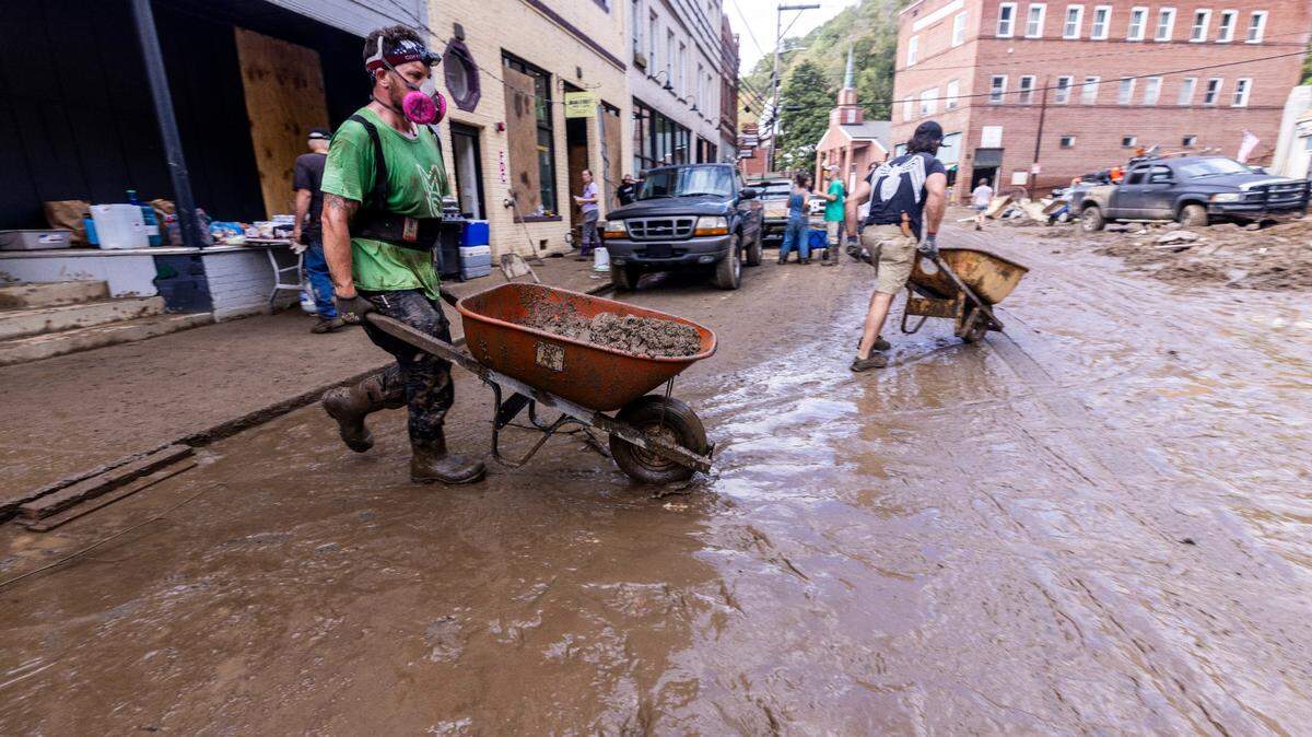 As Western North Carolina digs out of Helene’s mud, residents worry, agencies urge caution