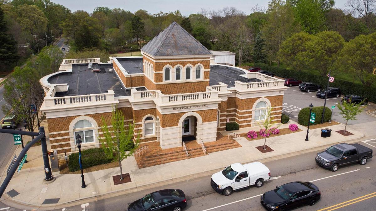 Huntersville Town Hall at 101 Huntersville-Concord Road in Huntersville, N.C., Monday, April 11, 2022. House Bill 514, passed in 2018, opened the door for the creation of municipal charter schools in Matthews, Mint Hill, Cornelius and Huntersville.