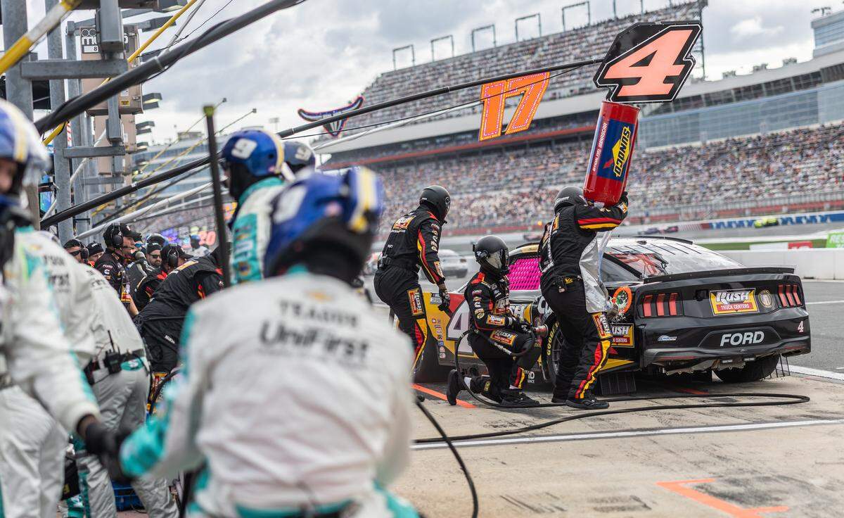 NASCAR Cup Series driver Noah Gragson (4) makes a pit stop during the Bank of America Roval 400 on Sunday, Oct. 5, 2025, at Charlotte Motor Speedway.