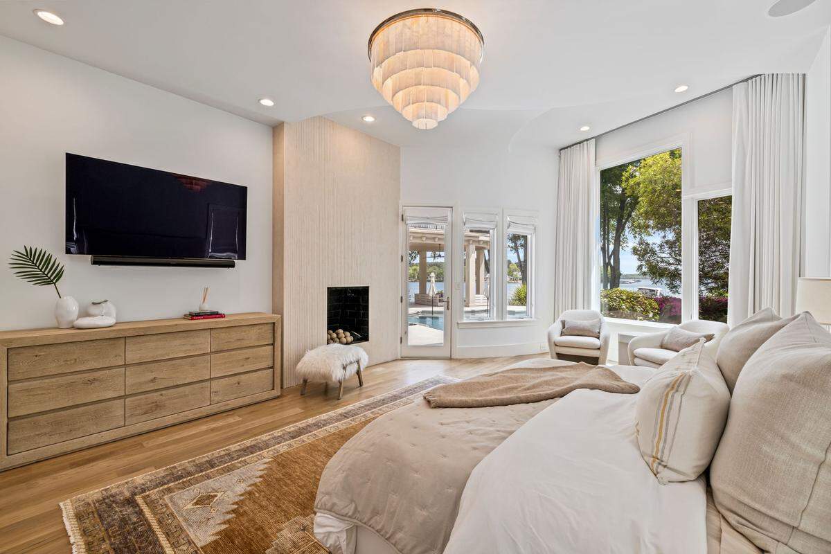 The mansion has five bedrooms and five bathrooms.