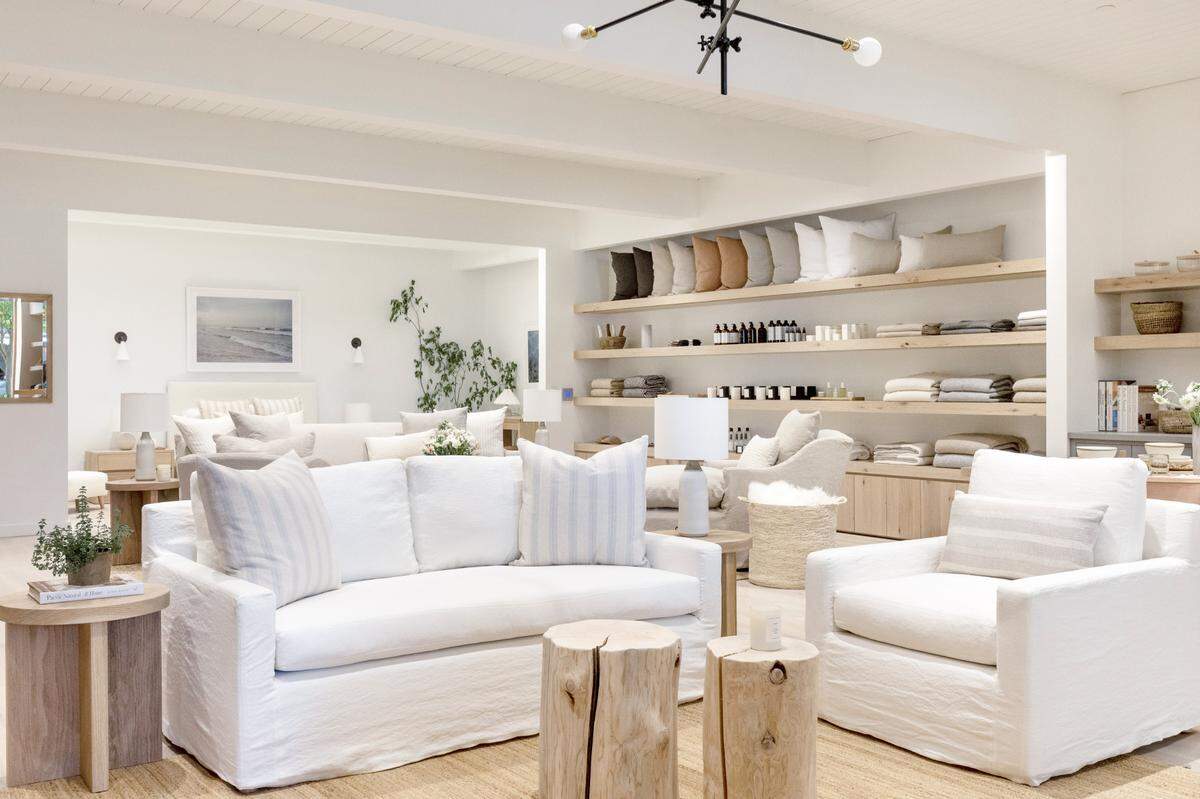 Jenni Kayne, a California lifestyle apparel and home goods brand, is opening a store at Phillips Place in Charlotte.