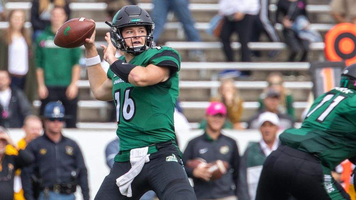 Senior Evan Shirreffs (16) will compete for the Charlotte 49ers’ starting quarterback job.