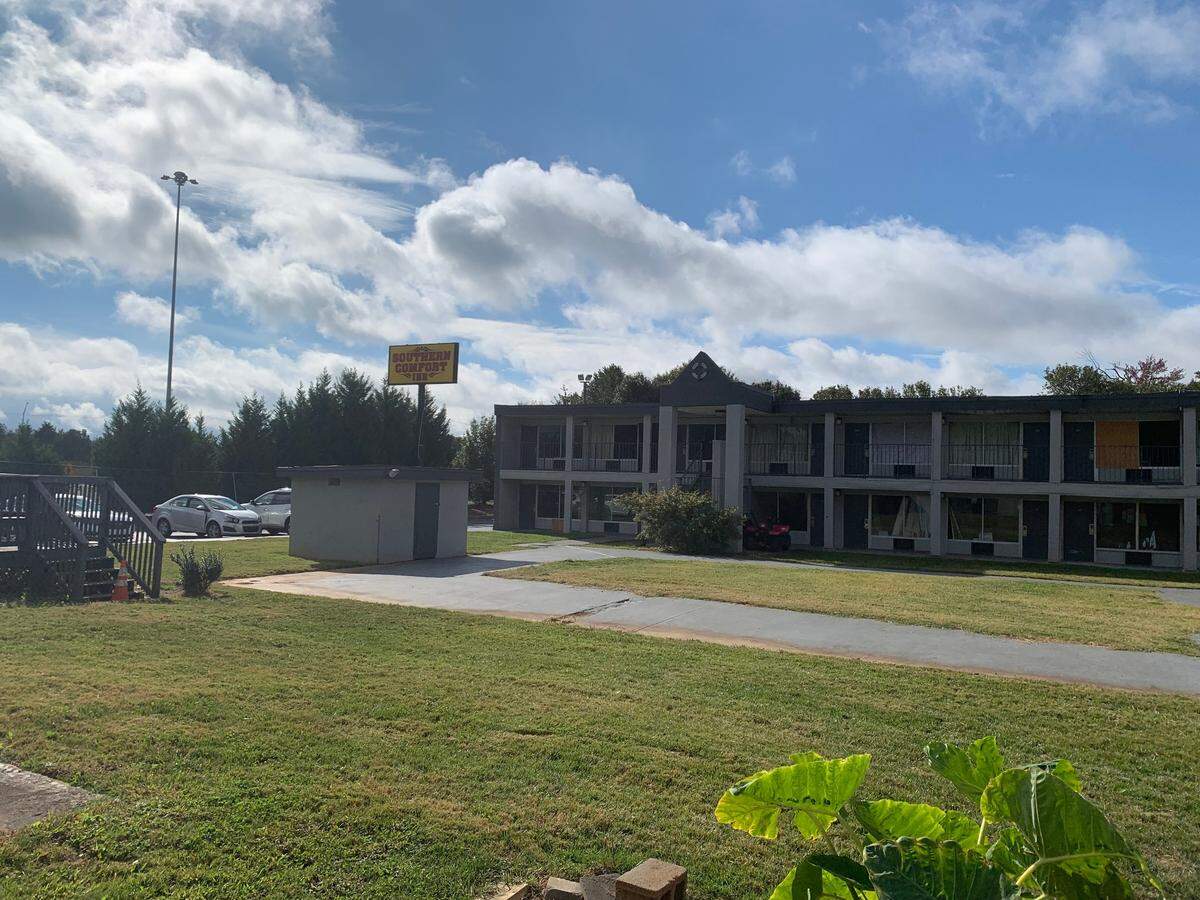 The Southern Comfort Inn closed its doors in June 2022 when the inn’s owner couldn’t pay its bills or make repairs because many residents were behind on rent. Now, community activists want to transform it into transitional housing.