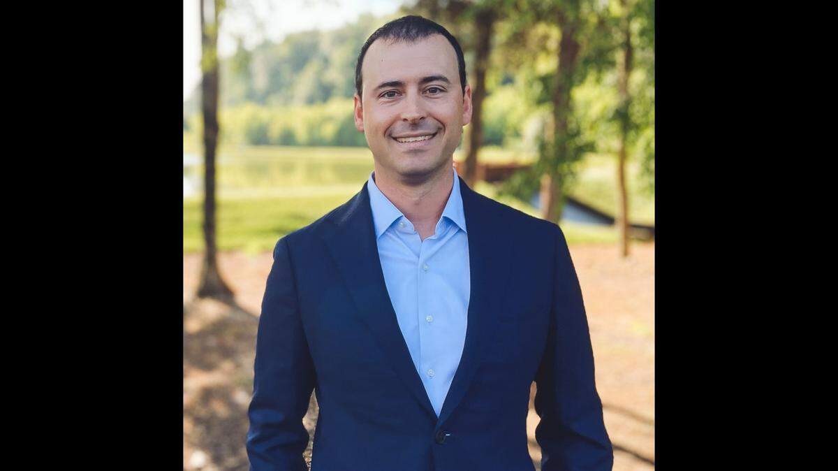 Eric Rowell is a candidate for the Huntersville Board of Commissioners.