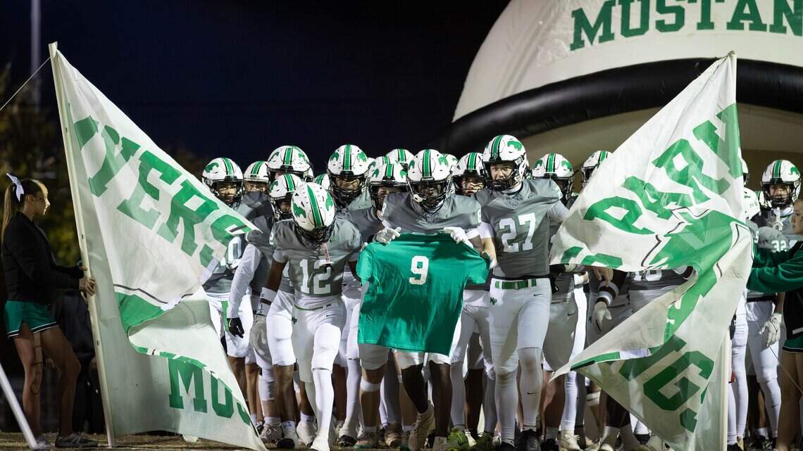 Myers Park rolls past Chambers in second round of NCHSAA playoffs