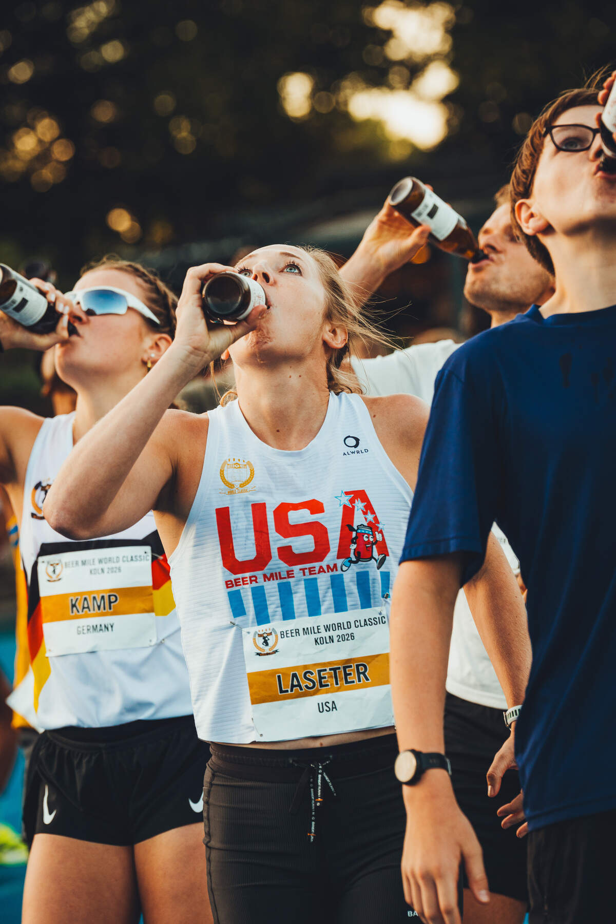 Elizabeth Laseter beats Shelby Houlihan at Beer Mile Worlds | Charlotte ...
