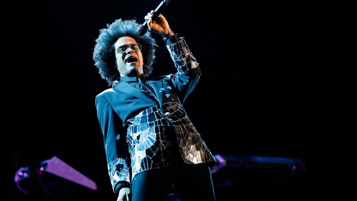 Maxwell performs on stage during The Night Tour at the Spectrum Center in Charlotte, N.C., Thursday, March 17, 2022.