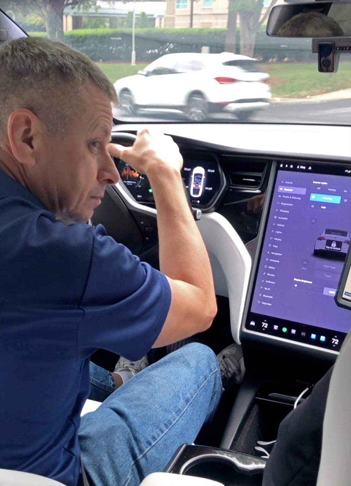 SouthPark Skipper is a free ride service that offers customers service within the SouthPark area in Charlotte, NC. The service runs every day from 9 a.m. to 9 p.m.