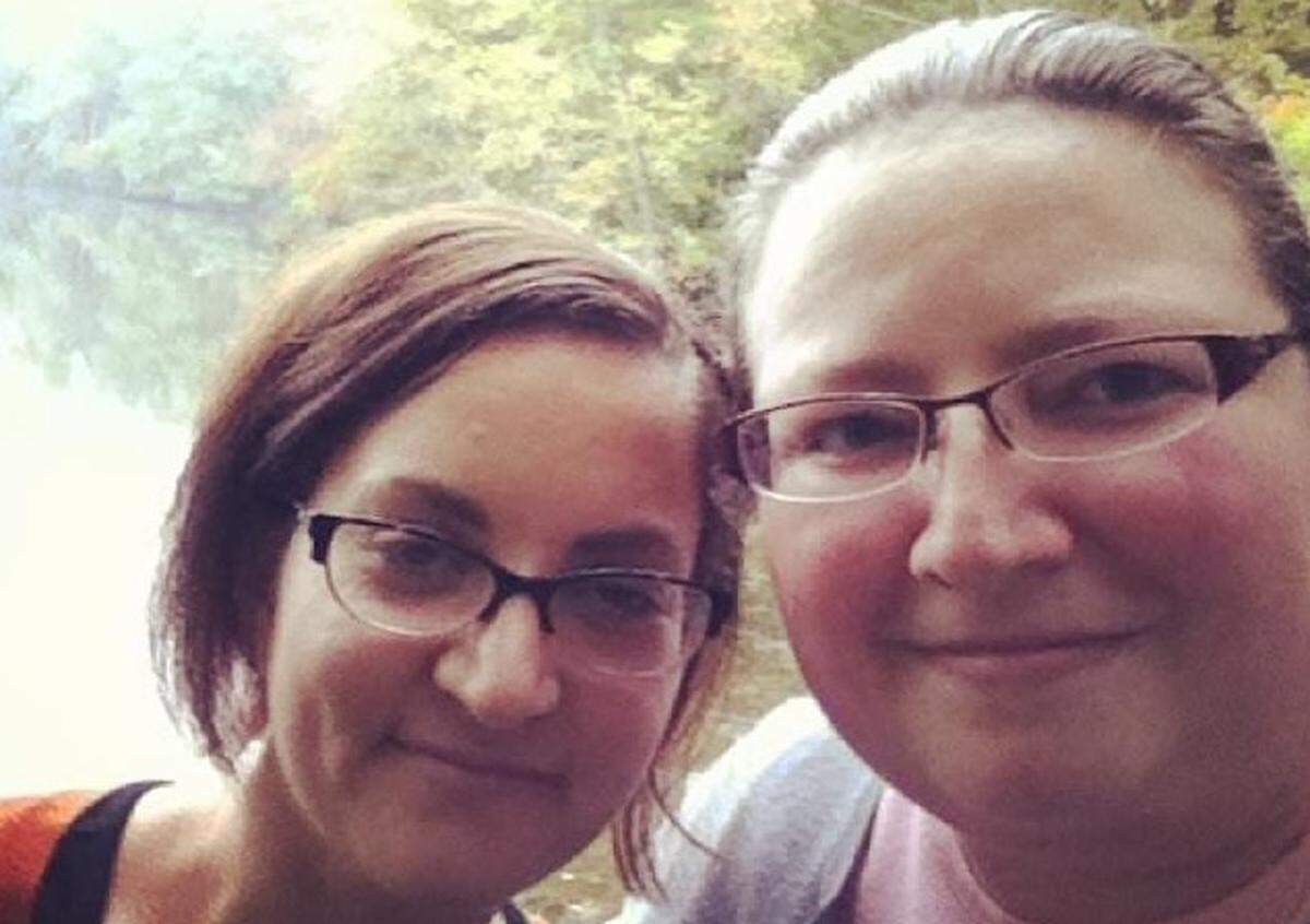 Colleen Davis and Mel Umbarger stayed connected for nearly 30 years.