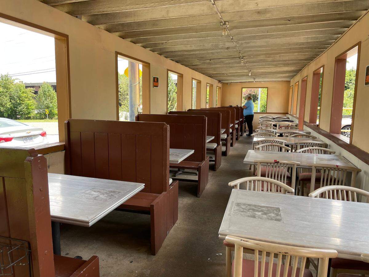 Melissa Oyler likes dining at Miguel’s for an outdoor experience without the sunburn.