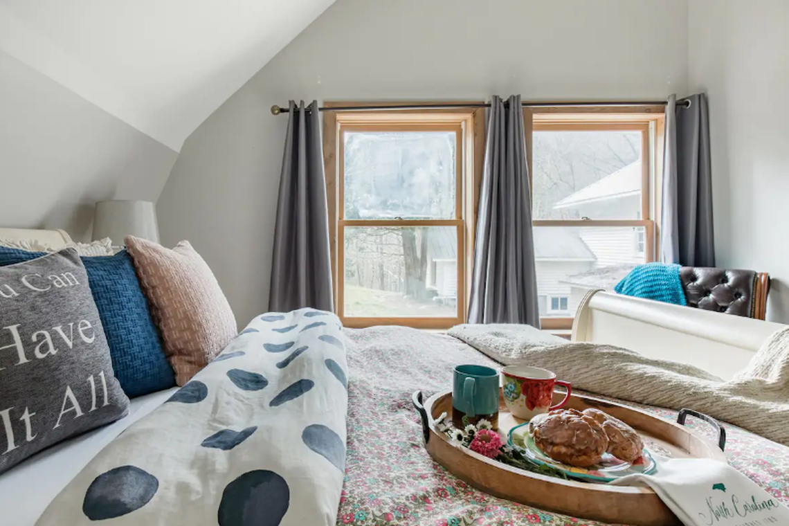 These images can only be used with stories related to Airbnb listings.