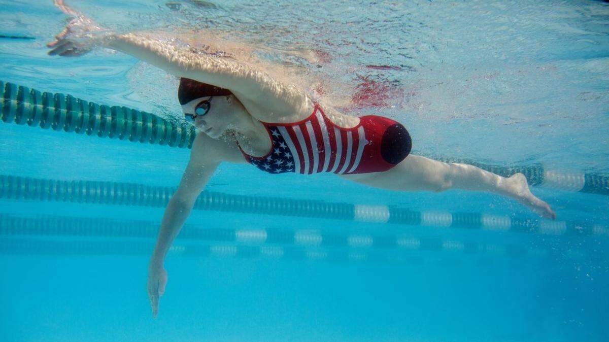 Hannah Aspden, a Raleigh native and graduate of Queens University in Charlotte, won gold in the 100-meter women’s backstroke S9 competition at the Tokyo 2020 Paralympic Games.
