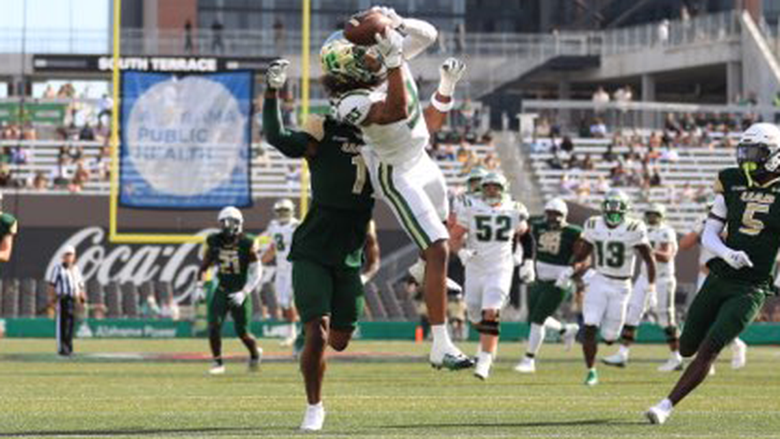 Charlotte 49ers receiver Elijah Spencer hauls in a pass during a game against University of Alabama at Birmingham in Birmingham, Ala. on Saturday, Oct. 15, 2022.