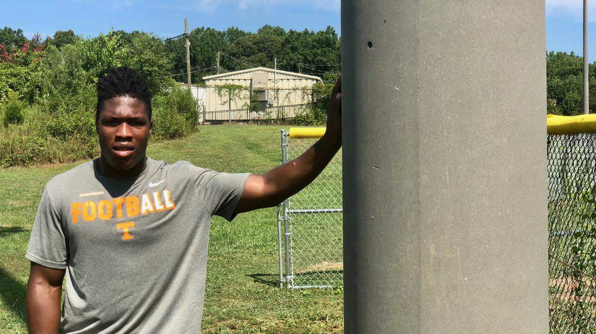 Harding High star Quavaris Crouch is not playing this season after suffering an ankle injury, but he is planning college visits and he’s got two favorites: one in the ACC and one in the Big 10.