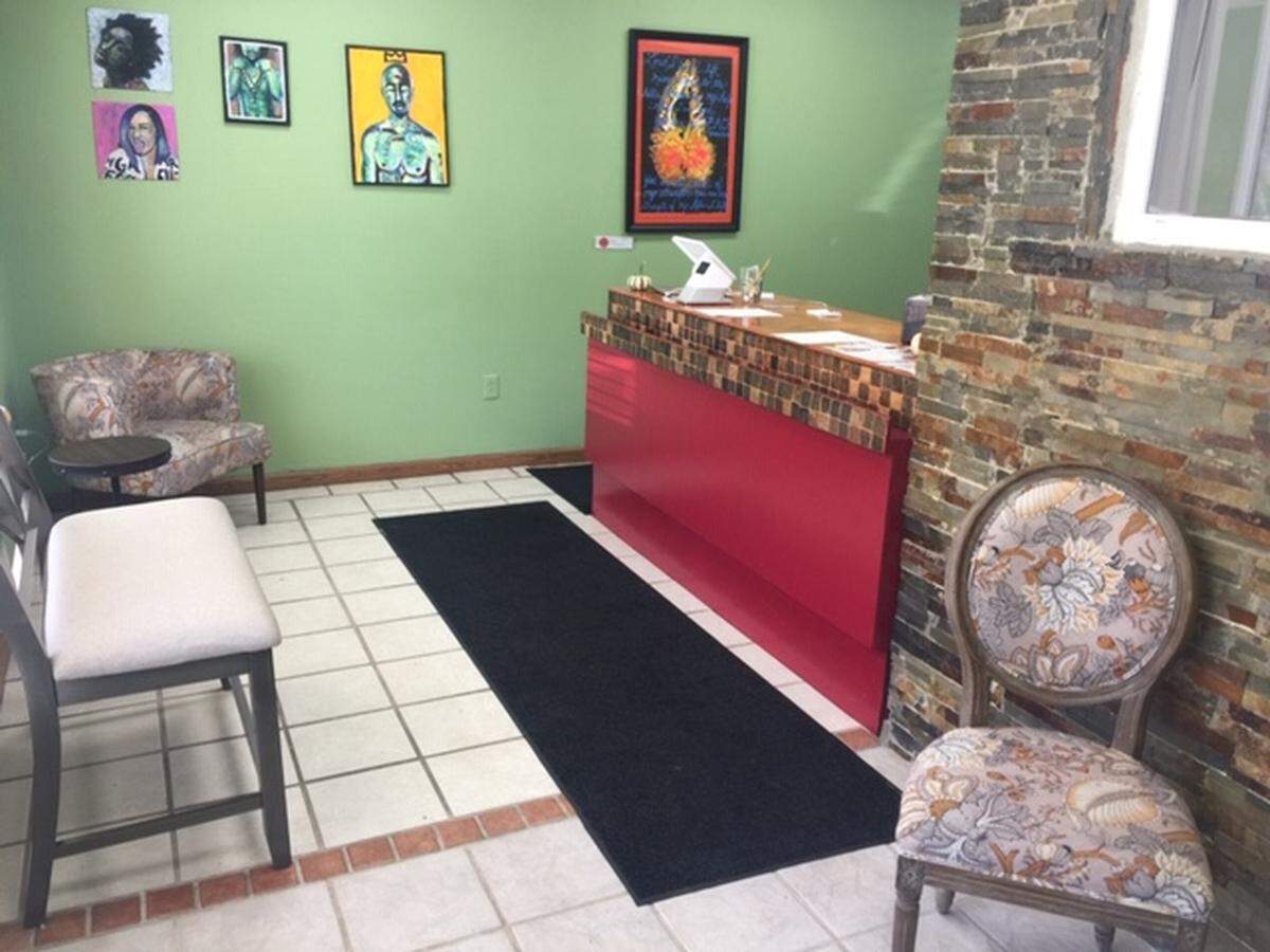 Veltree Vegan Soul Food is takeout only, but there are chairs where you can sit for a while.