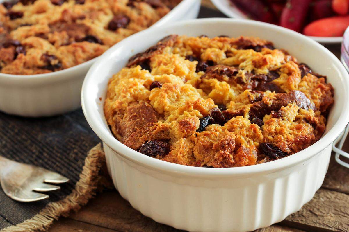 Look for holiday favorites like sourdough bread pudding at Earls’ Grocery. 