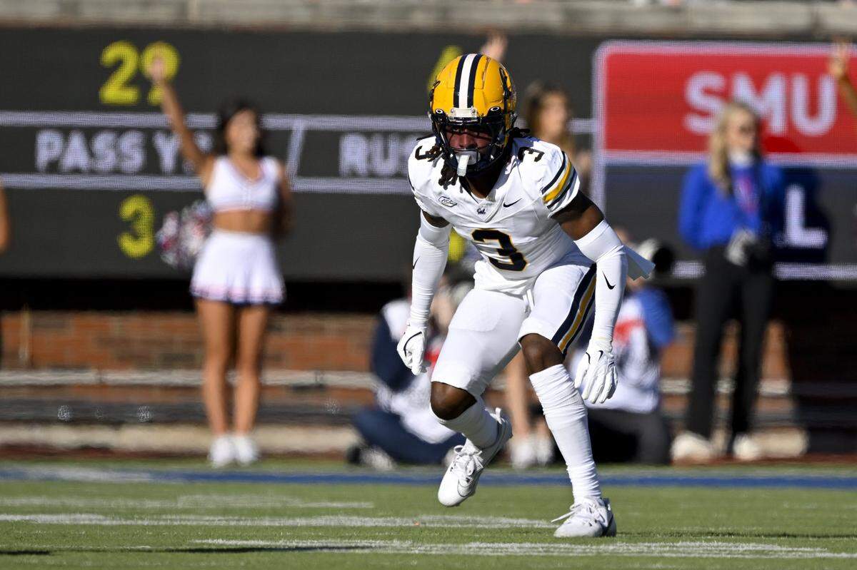 Nov 30, 2024; Dallas, Texas, USA; California Golden Bears defensive back Nohl Williams (3) in action during the game between the SMU Mustangs and the California Golden Bears at Gerald J. Ford Stadium. Mandatory Credit: Jerome Miron-Imagn Images