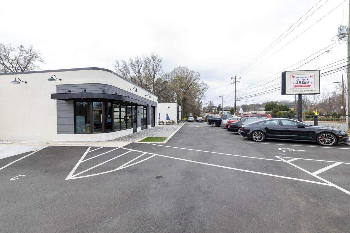 Lulu’s Maryland Style Chicken and Seafood’s Central Avenue location includes garage-style doors for bringing the outside in on warm days.