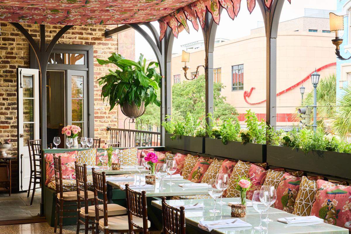 Enjoy incredible food in an even more incredible atmosphere at Legami.
