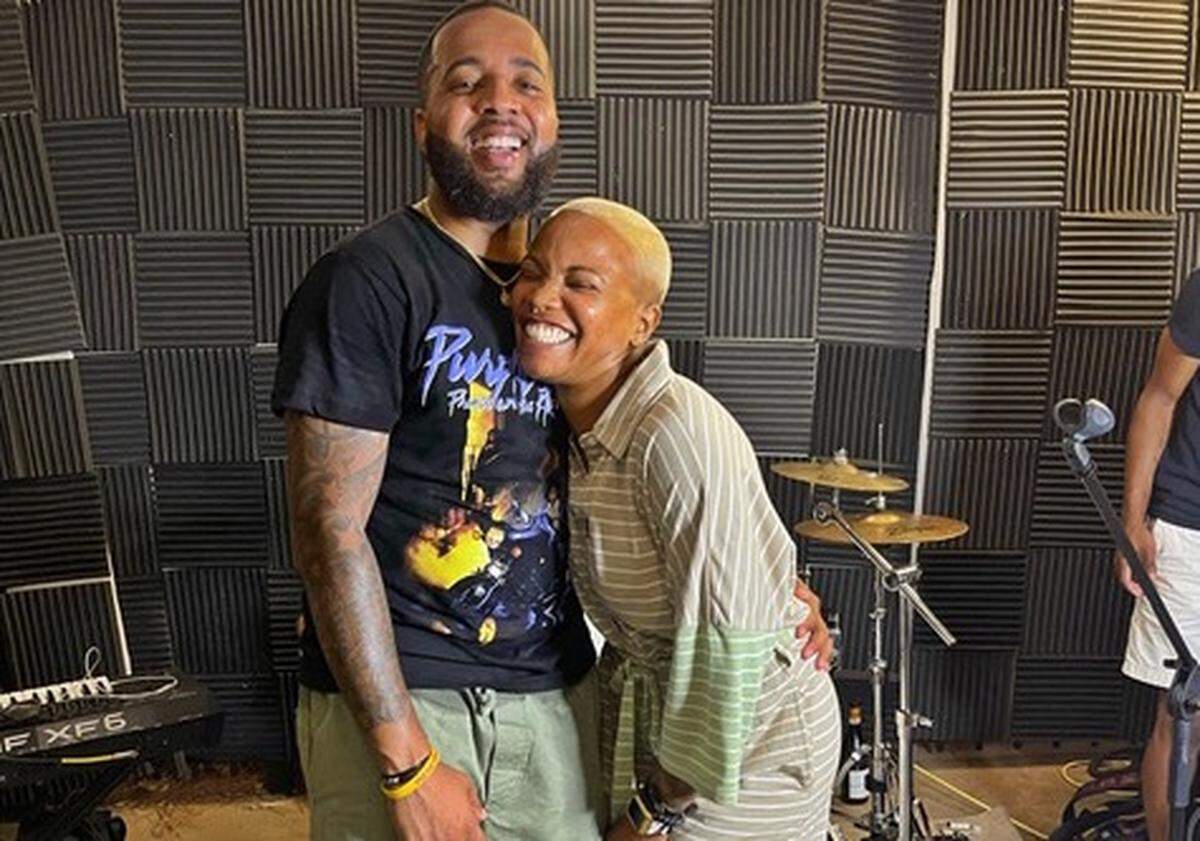 Ray Singleton and his wife, Roslyn, have gotten used to strangers stopping them in Charlotte, saying they are inspired by the couple’s story. Singleton has gotten on national television twice by singing love songs for his wife, who is a brain cancer survivor.