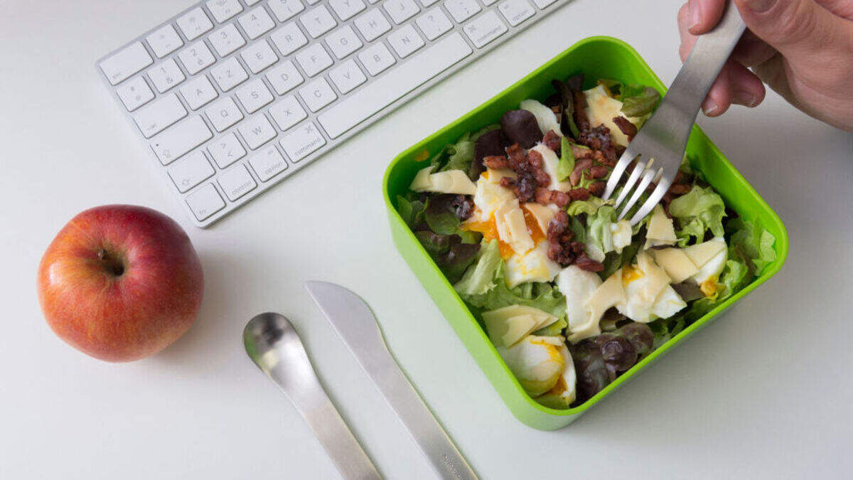 Scientists are increasingly finding that intermittent fasting affects women differently than the internet suggests it will.
