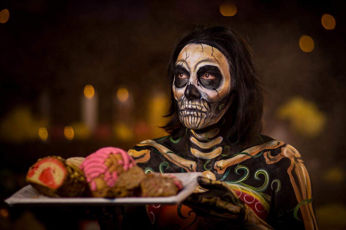 JCharlotte artist Julio Gonzalez was among 12 Charlotte artists and arts groups to receive Celebrate Charlotte Arts grants Thursday from the Knight Foundation. Gonzalez will be using his to continue his ongoing multimedia project called Dia de Los Casi Muertos. Gonzalez uses video and photography to explore cultural differences between Mexican and American experiences with death and dying.