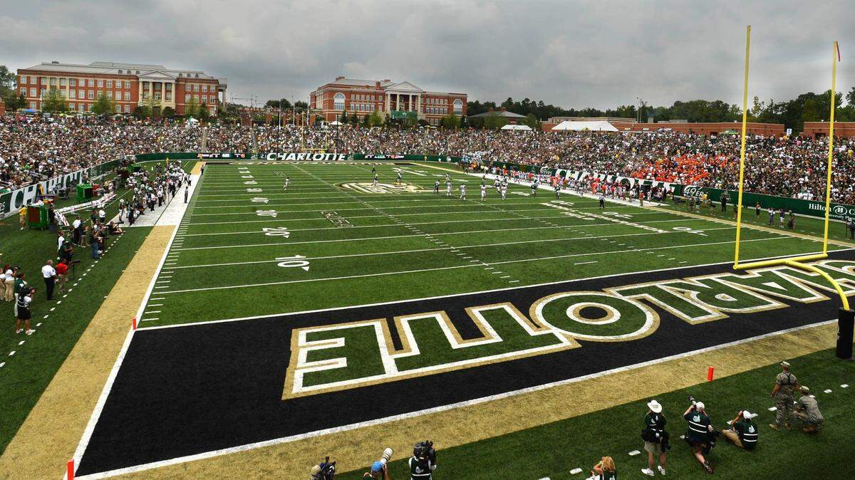 The inaugural game at UNC Charlotte’s Richardson Stadium Saturday, August 31, 2013. TODD SUMLIN - tsumlin@charlotteobserver.com